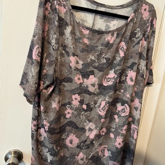 Layne Bryant Tops - LANE BRYANT FLORAL SHORT SLEEVE BLOUSE SZ 18/20